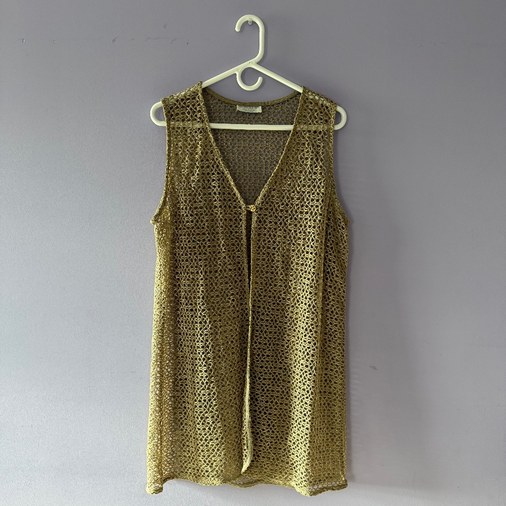 Beautiful vest with subtle gold sparkle from lew magram collection New York
